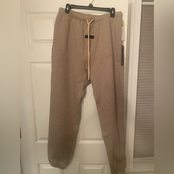 Essentials Med sweatpants nwt